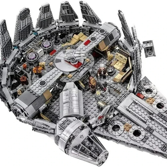 NEW LEGO Star Wars Episode VII Millennium Falcon 75105 COMPLETE 1329pcs *Retired - Picture 5 of 5